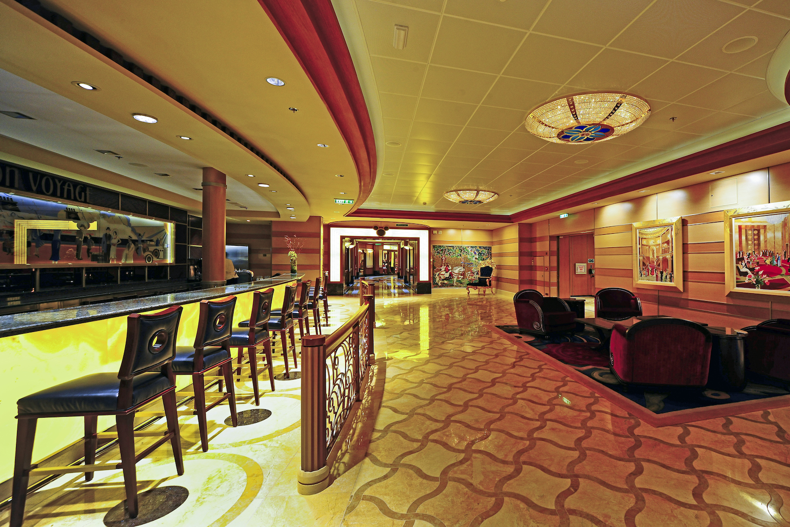 S687_Disney-Dream  Interior